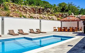 Apartment Delfin-10 By Interhome